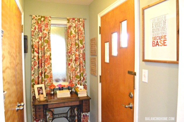 Front Entryway Makeover with Old Sewing Table