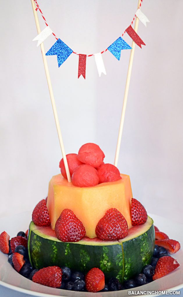 The cutest and coolest way to serve fruit. Easy as pie. Fruit cake love.